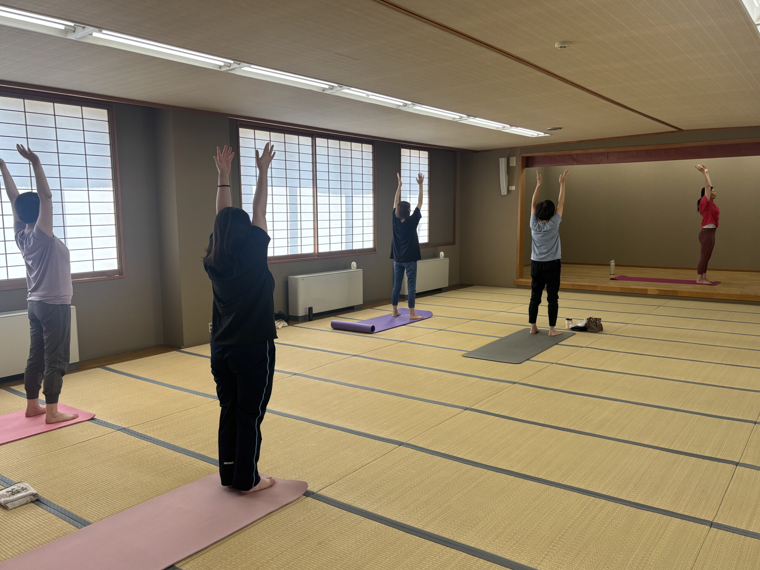 モーニングヨガ